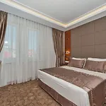 Отель Glorious 4*