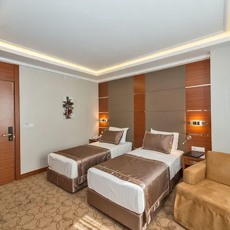 Glorious Hotel 4*