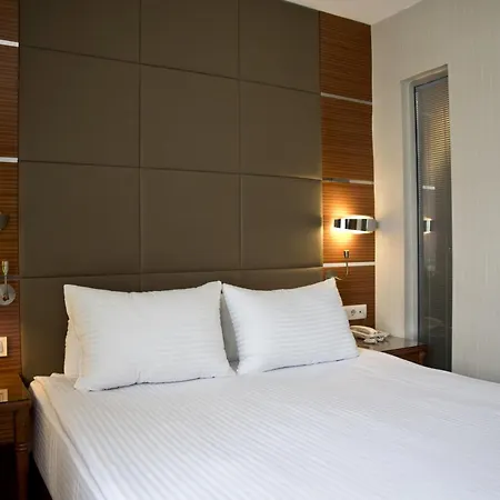 Glorious Hotel 4*