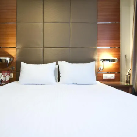 Glorious Hotel