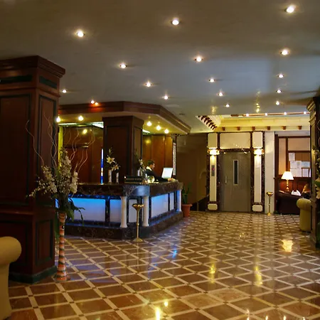 Glorious Hotel 4*